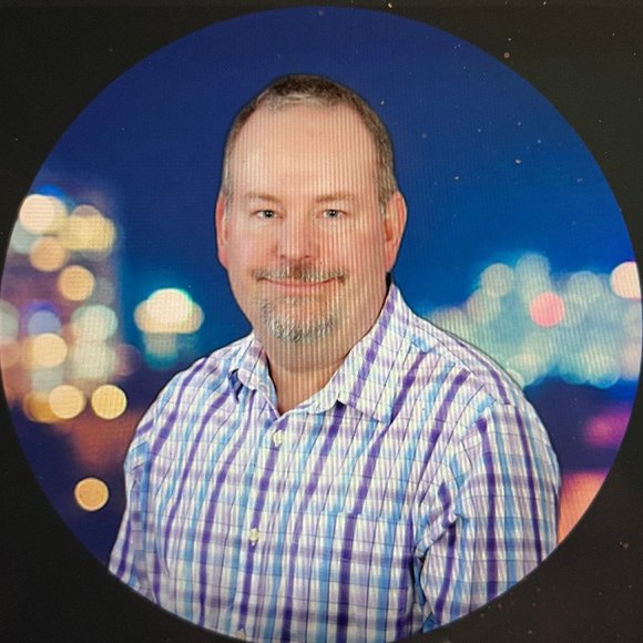 Meet your Poshers Allen & Lynn - Picture 3 of 4